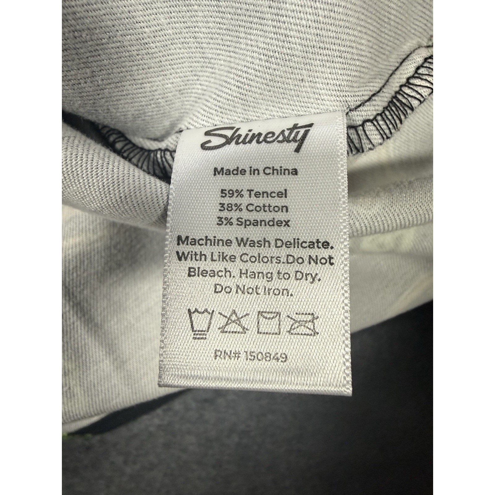 Shinesty Night Castle Burger Print Long Sleeve Button Down Shirt Large Nwt — image 4 of 8